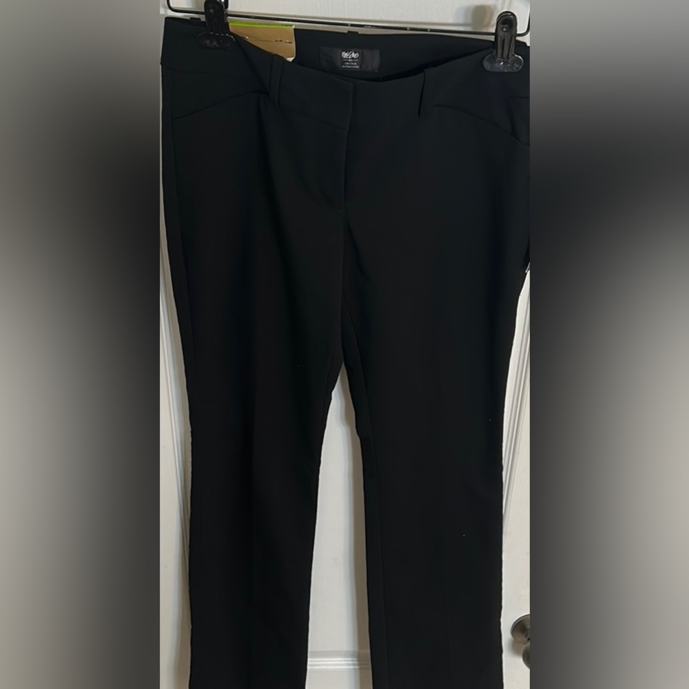Massimo women's slacks size 2.nwt. Stretch mid hip and waist